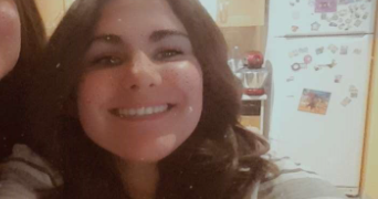 alexia pet sitter à LE TRIOULOU 15600