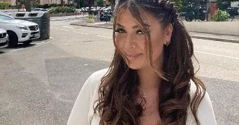 laura pet sitter à  06500