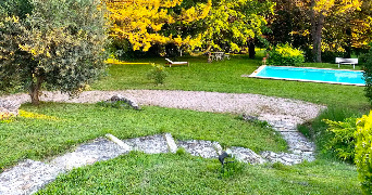 melanie dog sitter à SIMIANE COLLONGUE 13109_2