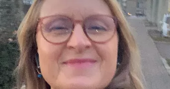 alexandra pet sitter à SEISSAN 32260
