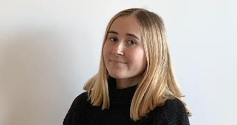 inès pet sitter à  95230