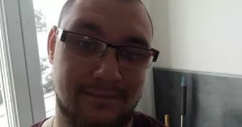 christopher pet sitter à DOMPIERRE SUR HELPE 59440