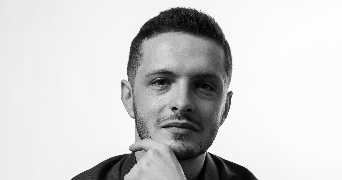 mickaël pet sitter à CAILLOUX SUR FONTAINES 69270_0