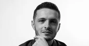 mickaël pet sitter à CAILLOUX SUR FONTAINES 69270