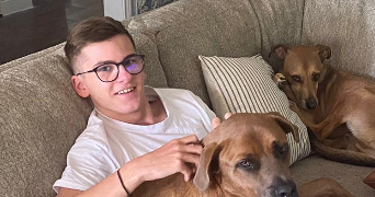 charles pet sitter à ETTERBEEK 1040_0