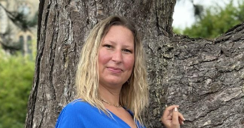 carine pet sitter à  45800