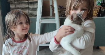 lea pet sitter à BEAUVALLON 26800_2