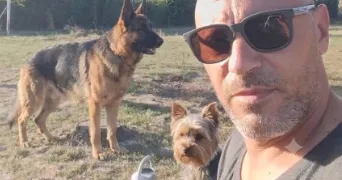 alexandre pet sitter à HUISSEAU SUR COSSON 41350