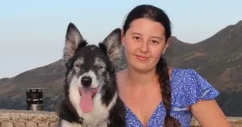 chloe pet sitter à MOLLES 03300