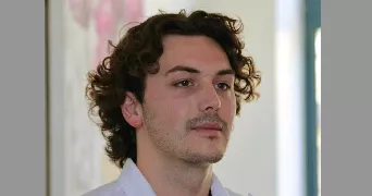 florian pet sitter à COURBEVOIE 92400