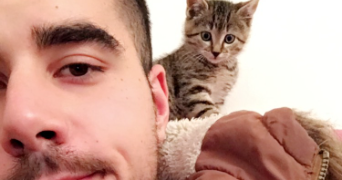 julien pet sitter à VOISINS LE BRETONNEUX 78960_1