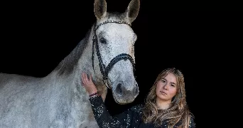 pauline pet sitter à ST LAURENT DU VAR 06700