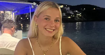 rebecca pet sitter à VINCENNES 94300