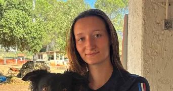 julie pet sitter à LES ARCS 83460