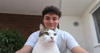 arthur pet sitter à AUBAGNE 13400