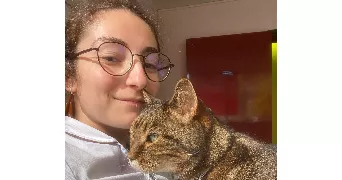 léa pet sitter à FLEURY LES AUBRAIS 45400