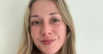 inès pet sitter à SURESNES 92150
