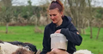 laura pet sitter à BUCY LE LONG 02880