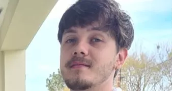 hugo pet sitter à NIMES 30000