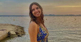 laura pet sitter à LA FARE LES OLIVIERS 13580