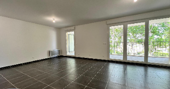 bryan et pet sitter à ALTHEN DES PALUDS 84210_1