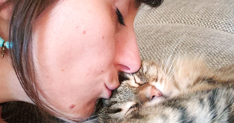 laura pet sitter à VIC LE COMTE 63270_0