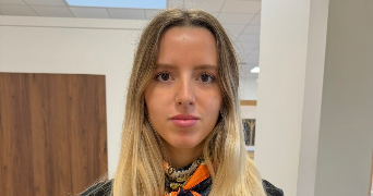 eva pet sitter à JAYAT 01340_0