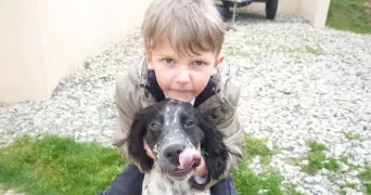 lucas pet sitter à CHAMPFLEUR 72610