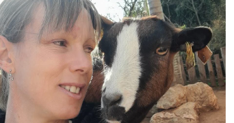fanny pet sitter à LE LUC 83340_0