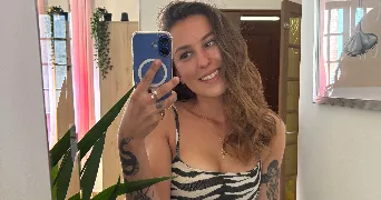 clara pet sitter à VILLIEU LOYES MOLLON 01800