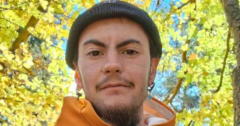 andrew pet sitter à  07590