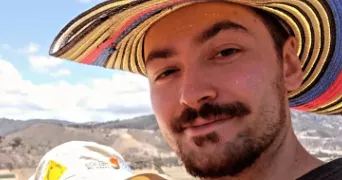 jacques pet sitter à AUBAGNE 13400