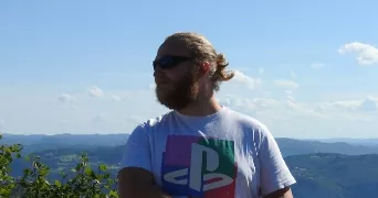 baptiste pet sitter à GIMEL LES CASCADES 19800
