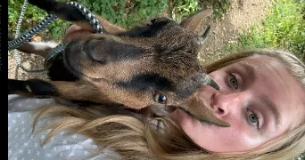 clara pet sitter à SEES 61500