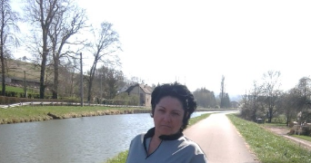 suzanne pet sitter à VARENNES CHANGY 45290_0