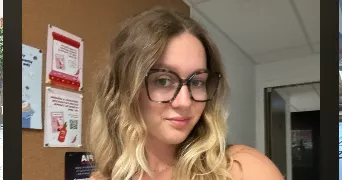 zoé pet sitter à SALLES 33770