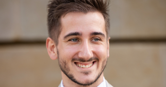 lucas pet sitter à BEGLES 33130_0