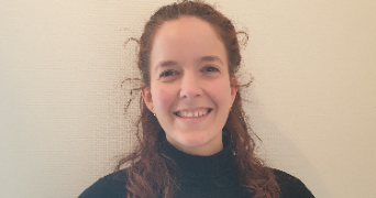 mélina pet sitter à VIC SUR CERE 15800_0