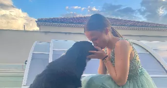 méline pet sitter à CHARMES SUR RHONE 07800