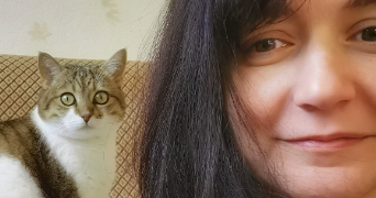 isabelle cat sitter à ST GENEST LERPT 42530_3