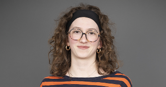 anouk pet sitter à  33400