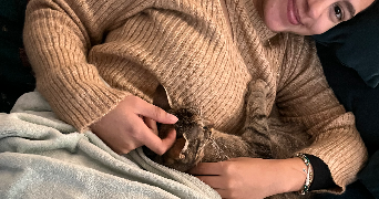 angela pet sitter à BEAUVALLON 69700_1