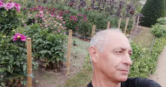 christian pet sitter à BOUEX 16410