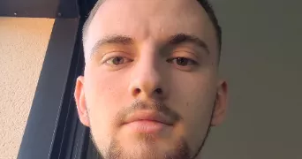 julien pet sitter à ST DENIS LES BOURG 01000