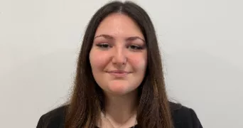 inès dog sitter à LYON 08 69008