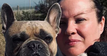 laurie pet sitter à SIN LE NOBLE 59450