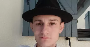 lucas pet sitter à Villemoustaussou 11620