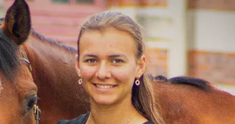 blanche pet sitter à FERMANVILLE 50840