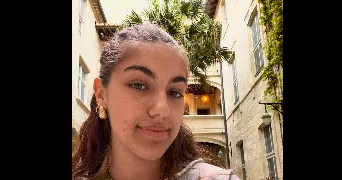 zoé pet sitter à EYGUIERES 13430