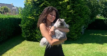 kheyna pet sitter à L HAY LES ROSES 94240